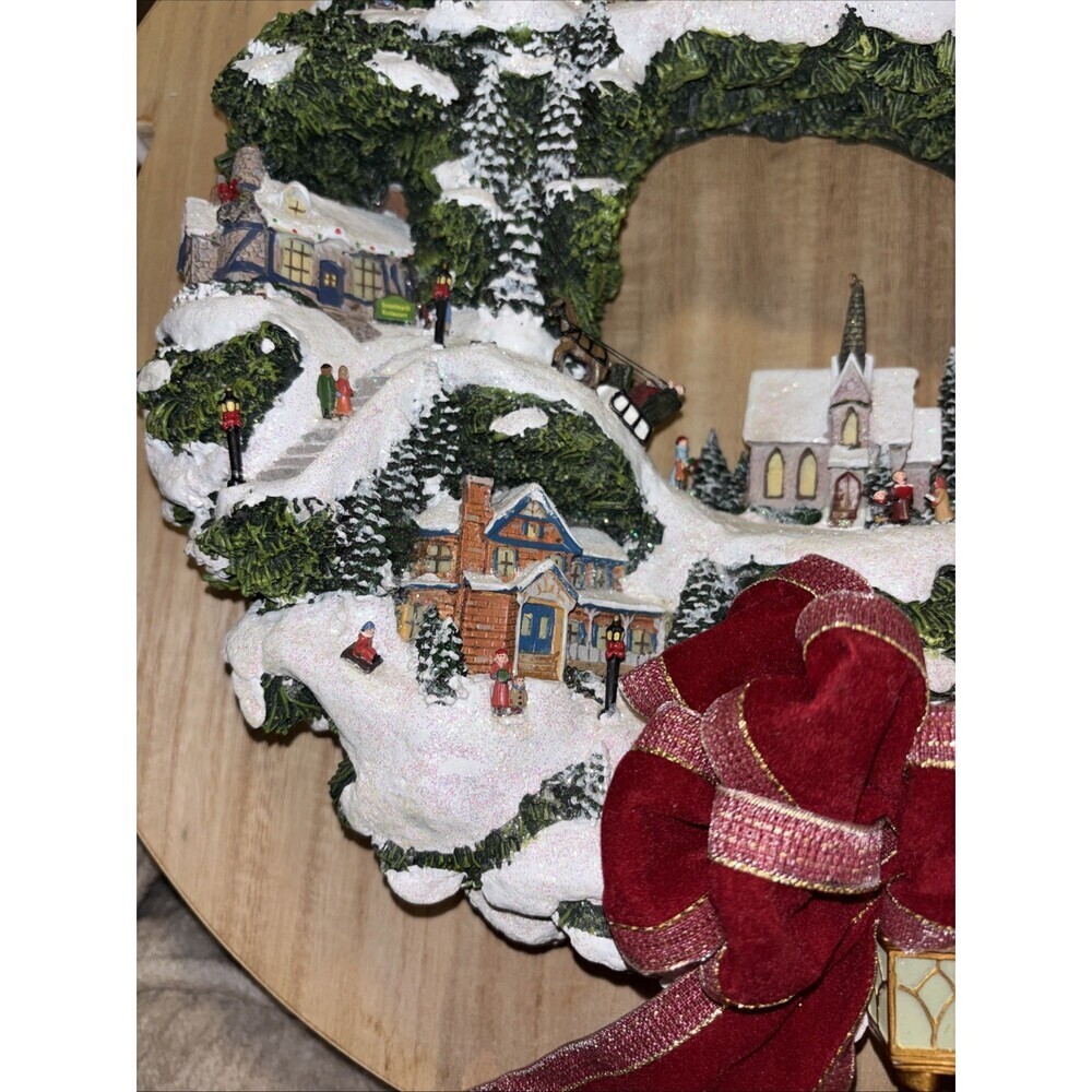 HAWTHORNE VILLAGE Thomas Kinkade Village Christmas Illuminated Wreath 2005 - Picture 2 of 15